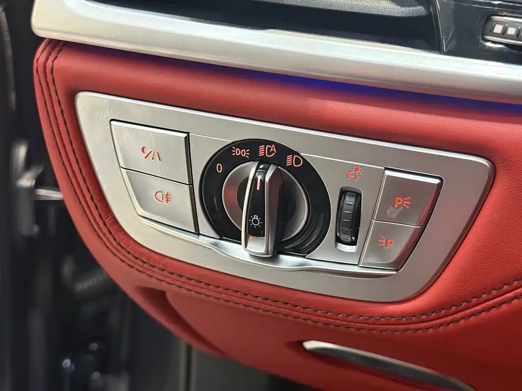 BMW 7 Series 2020 — фото 13