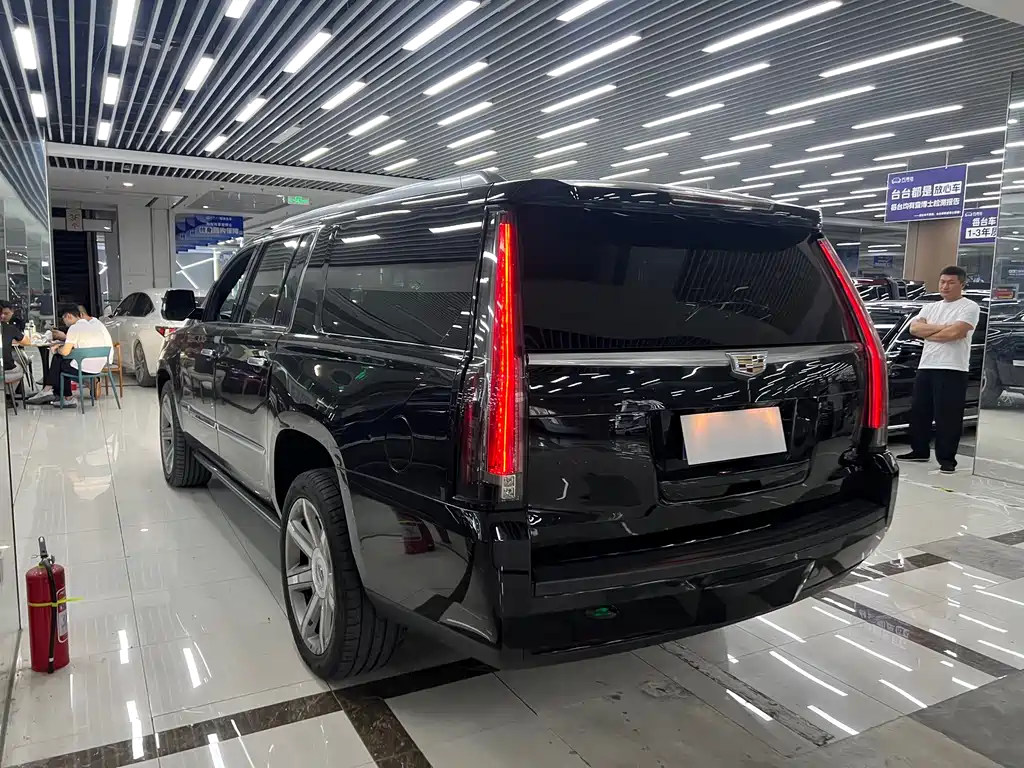 Cadillac Escalade 2016 — фото 9