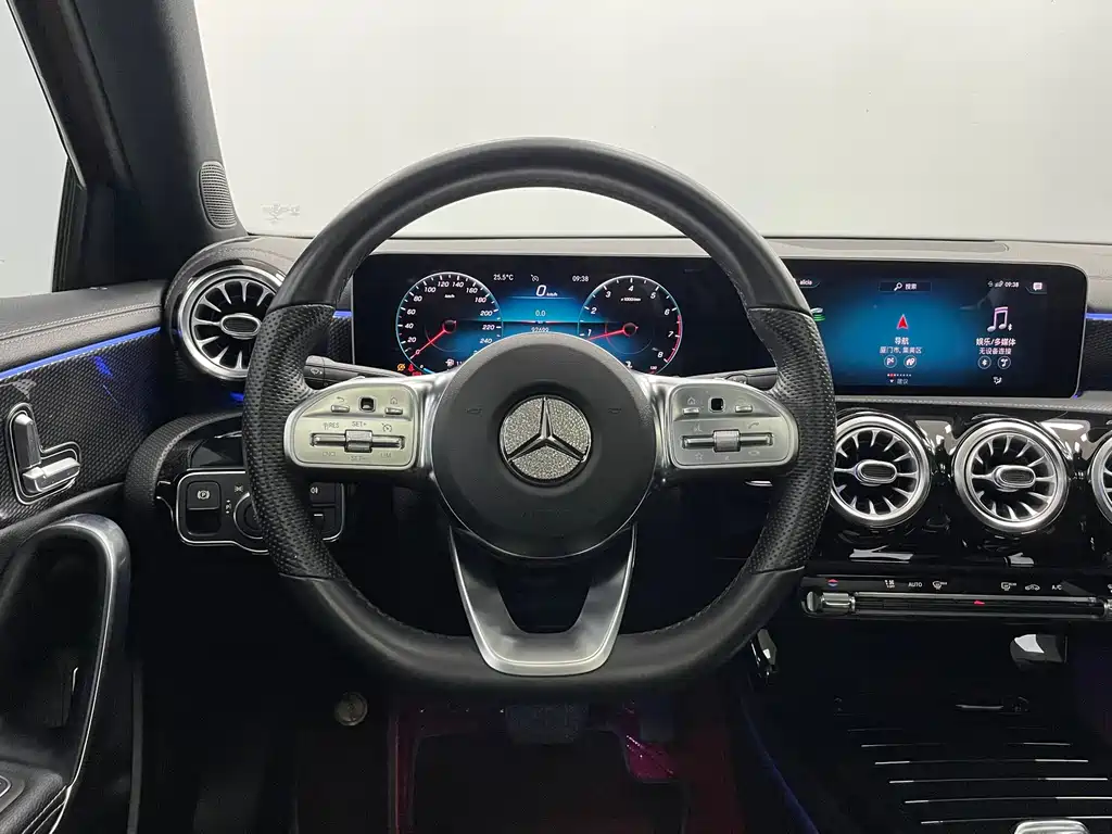 Mercedes-Benz A-Class 2019 — фото 12