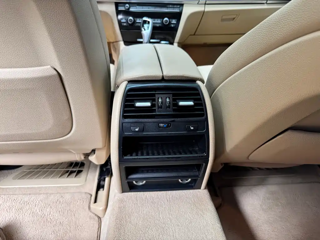 BMW 7 Series 2013 — фото 15