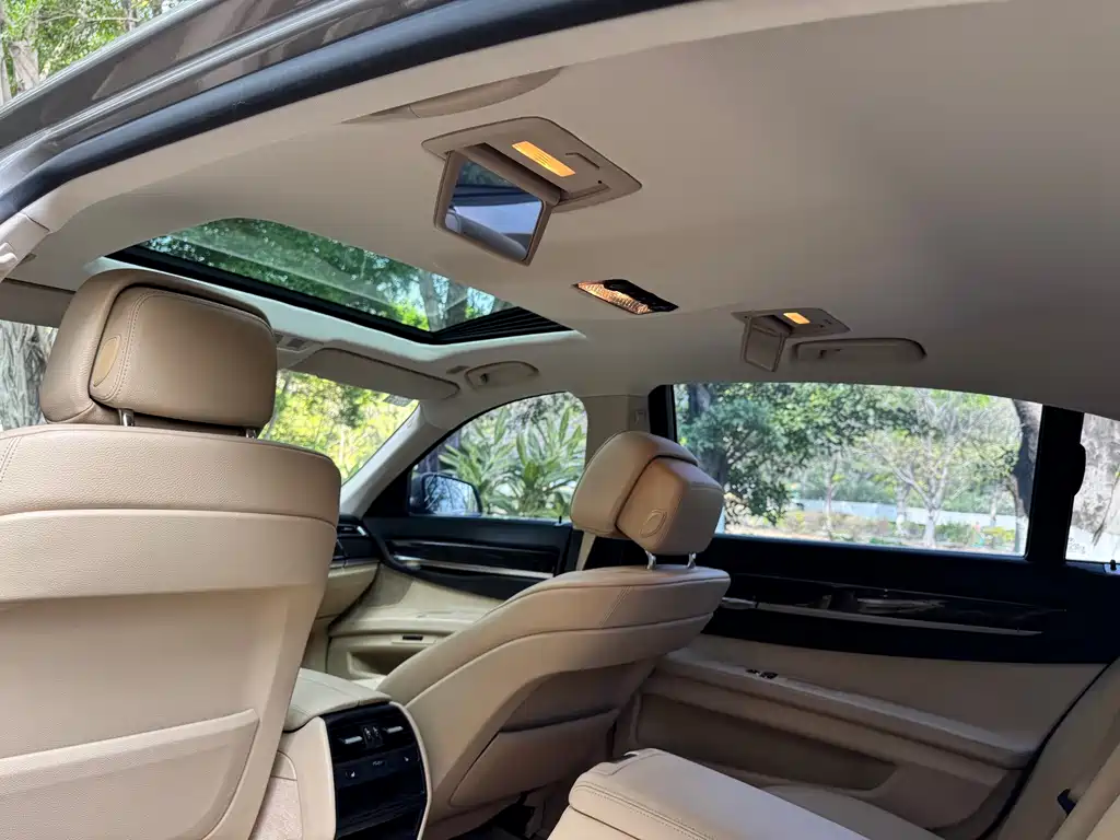 BMW 7 Series 2013 — фото 23