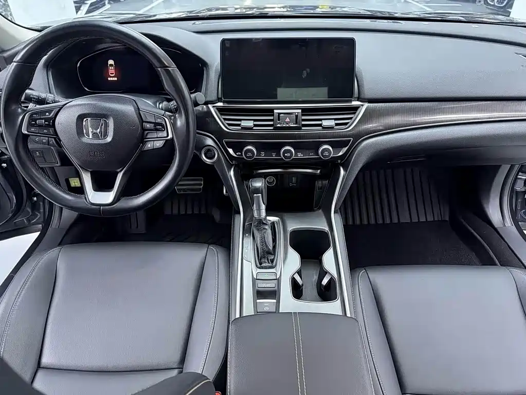 Honda Accord 2022 — фото 10