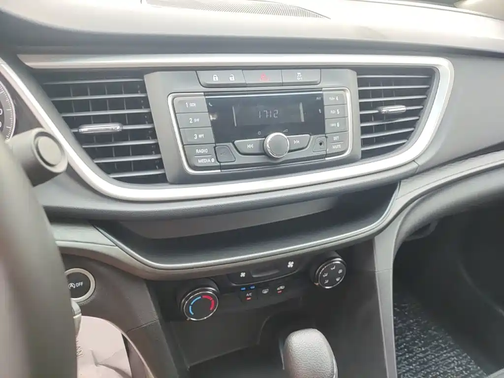 Buick Excelle 2018 — фото 13