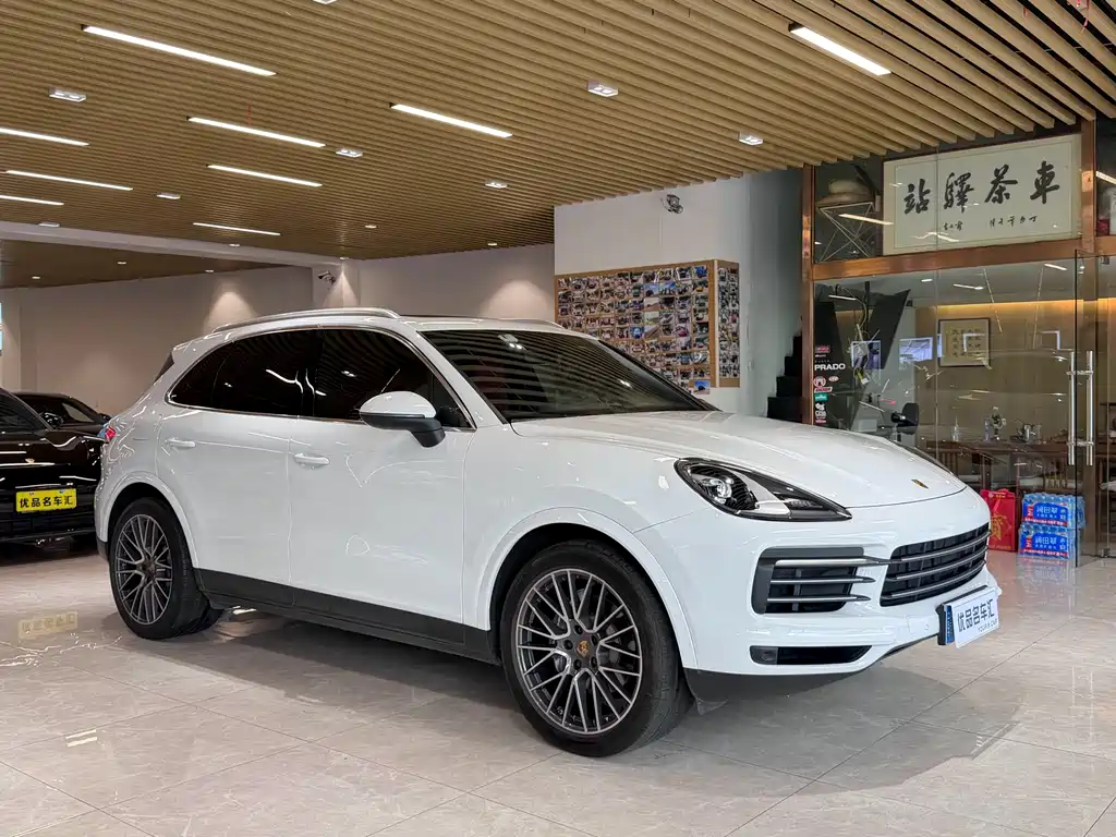 Porsche Cayenne 2019 — фото 3