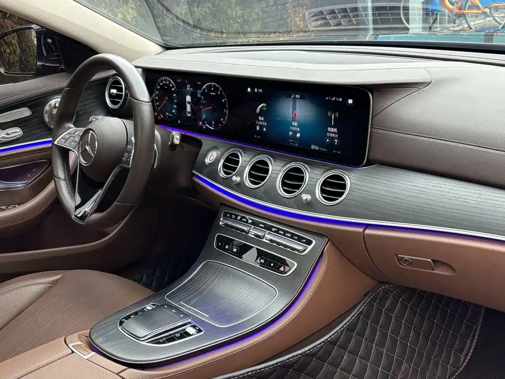 Mercedes-Benz E-Class 2023 — фото 8