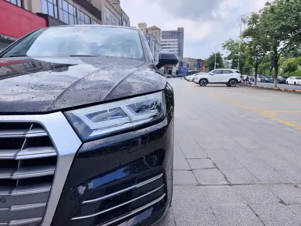 Audi Q5L 2020