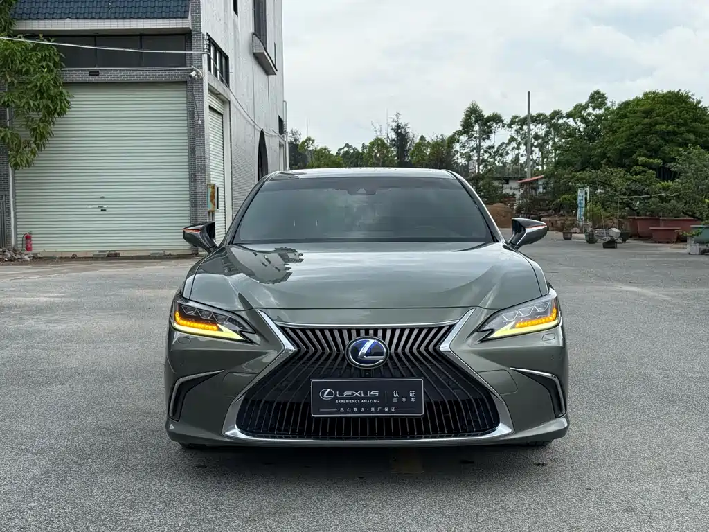 Lexus ES 2019 — фото 2