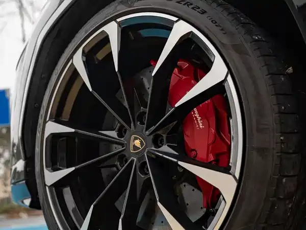 Lamborghini Urus 2021