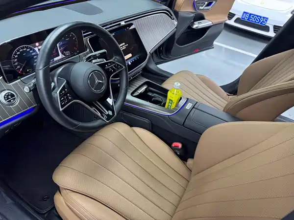 Mercedes-Benz E-Class 2024