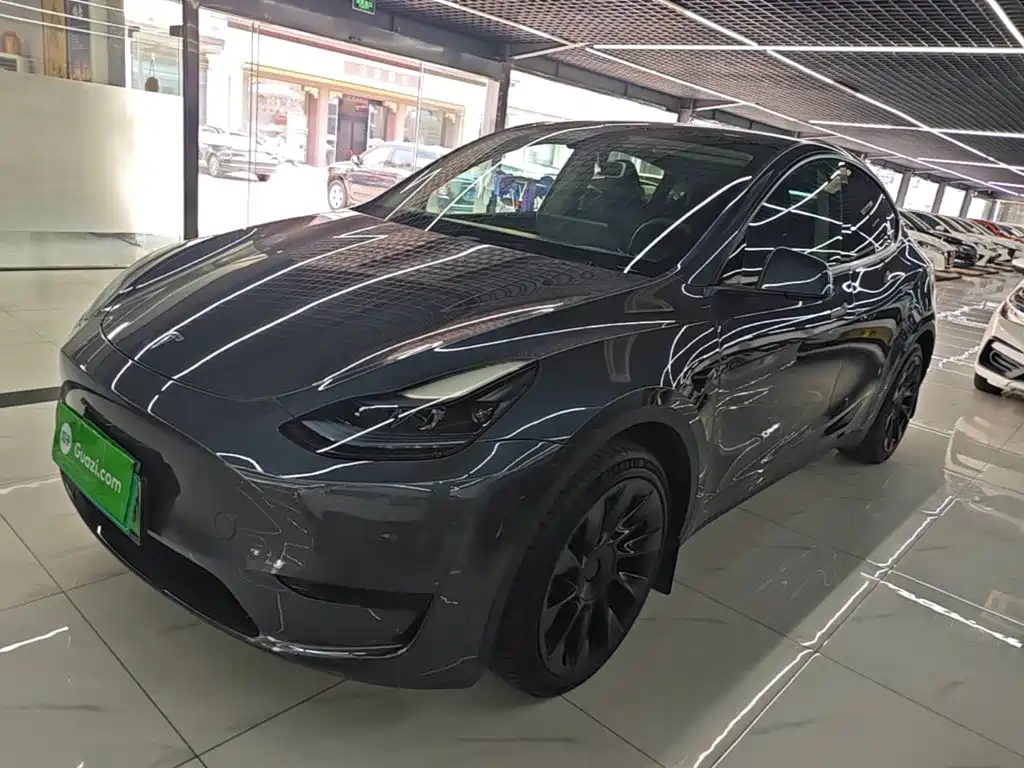 Tesla Model Y 2023 — фото 1