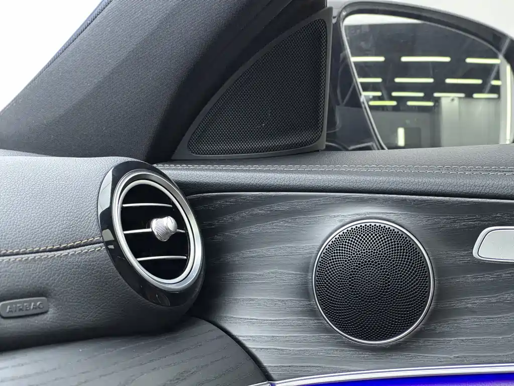 Mercedes-Benz E-Class 2023 — фото 14