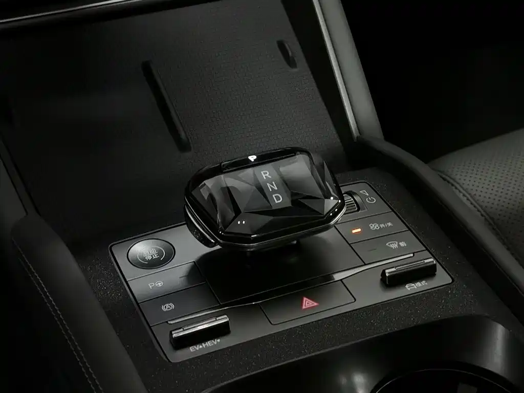 BYD Qin L 2025 — фото 13