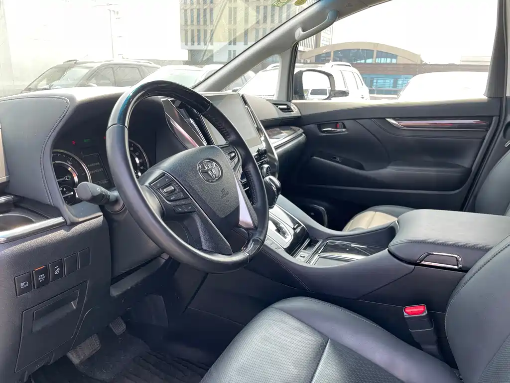 Toyota Vellfire 2020 — фото 13