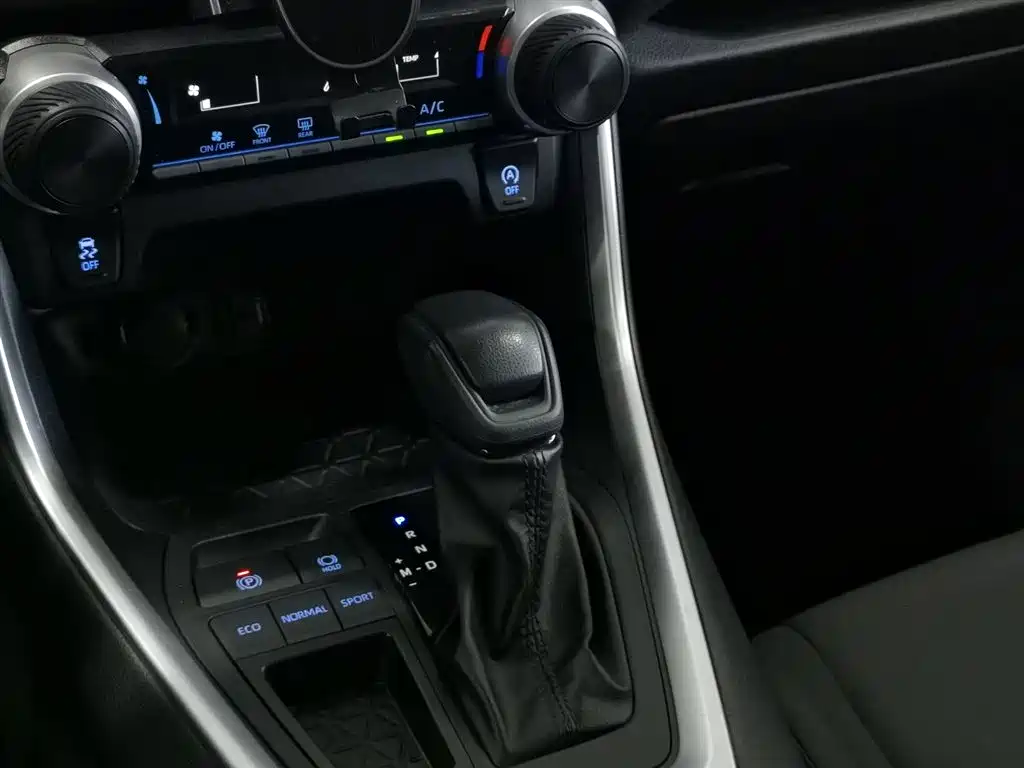 Toyota Wildlander 2023 — фото 13