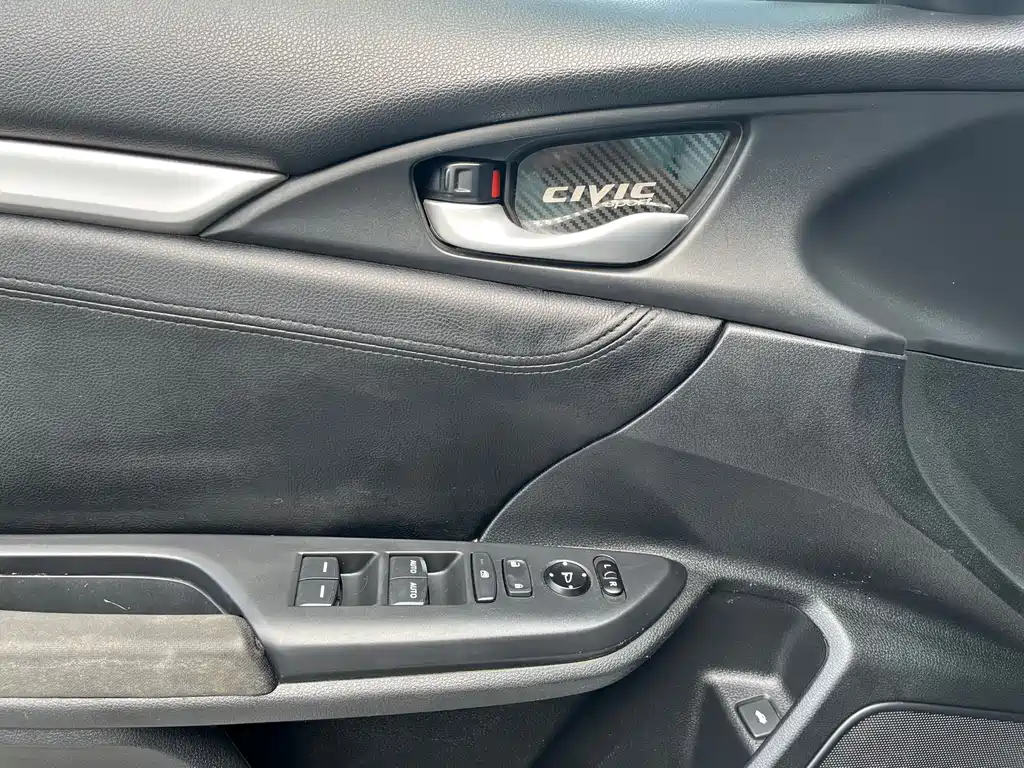 Honda Civic 2019 — фото 6