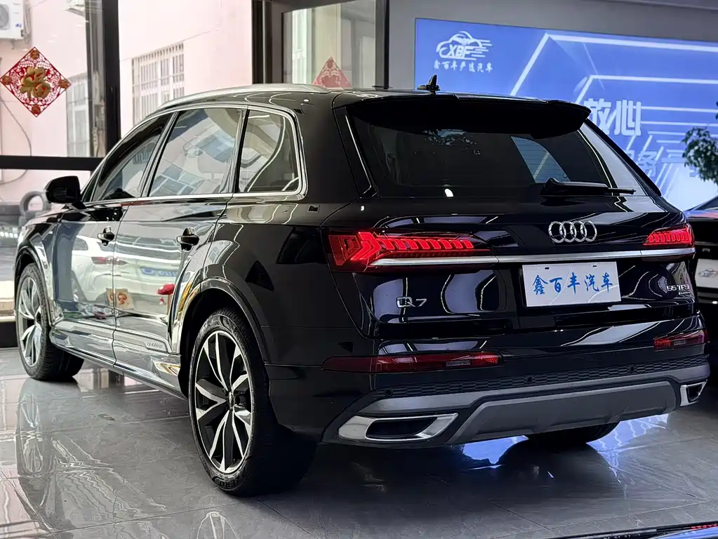 Audi Q7 2021 — фото 8