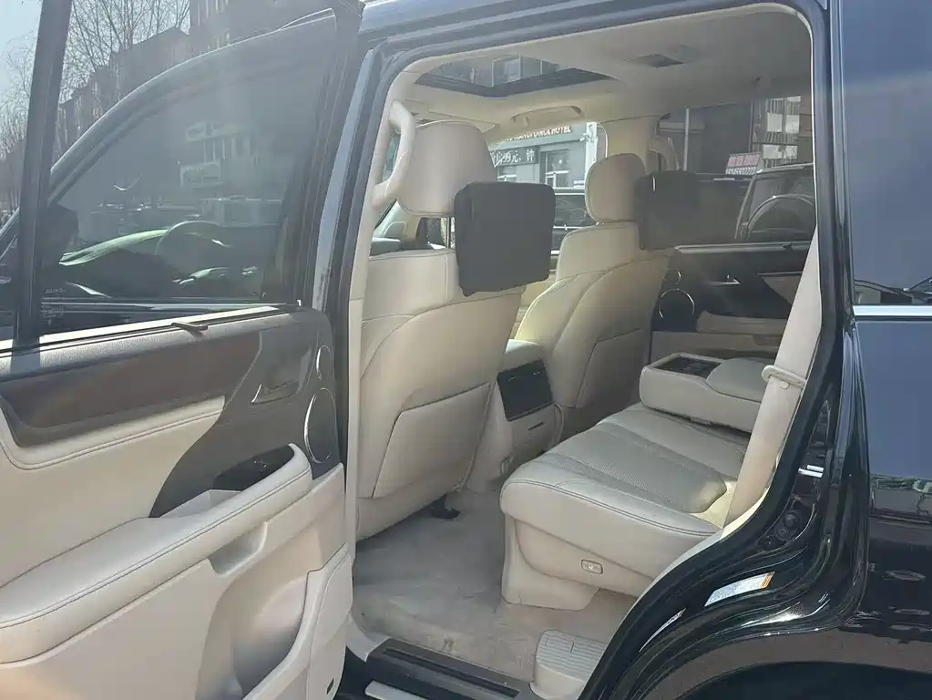 Lexus LX 2016 — фото 13