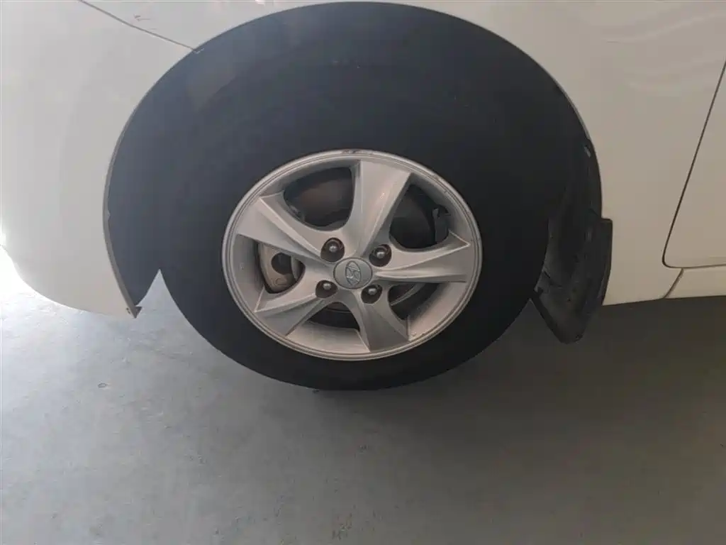 Hyundai Verna 2015 — фото 23