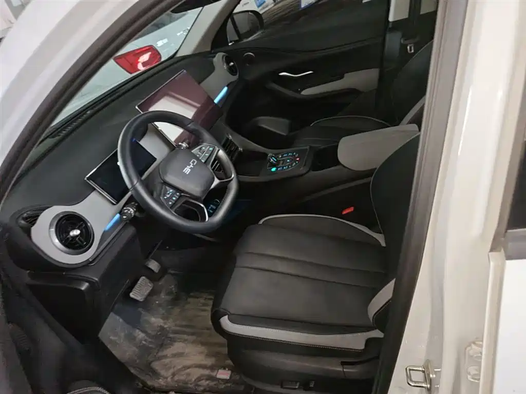 BYD Seal 05 DM-i 2025 — фото 15