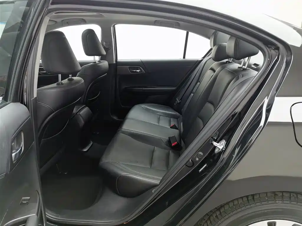Honda Accord 2014 — фото 15