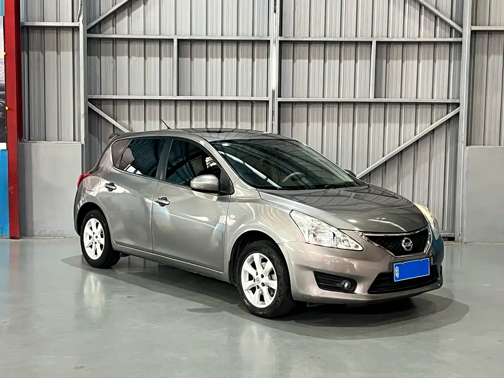 Nissan Tiida 2015 — фото 3
