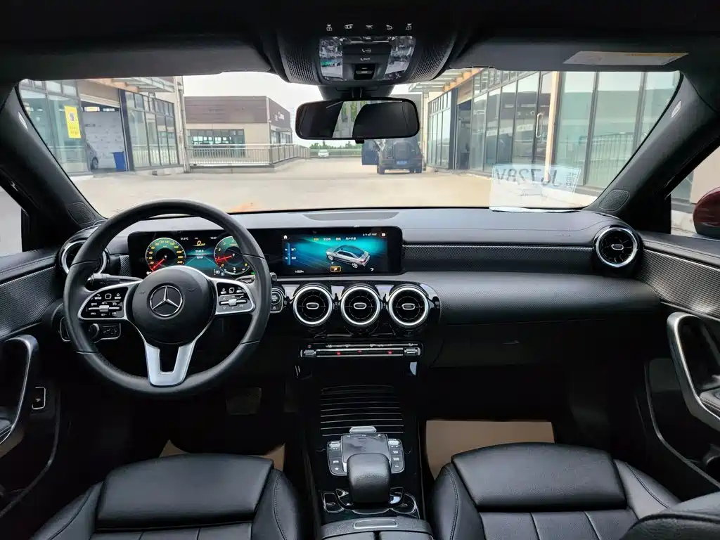 Mercedes-Benz A-Class 2021 — фото 11