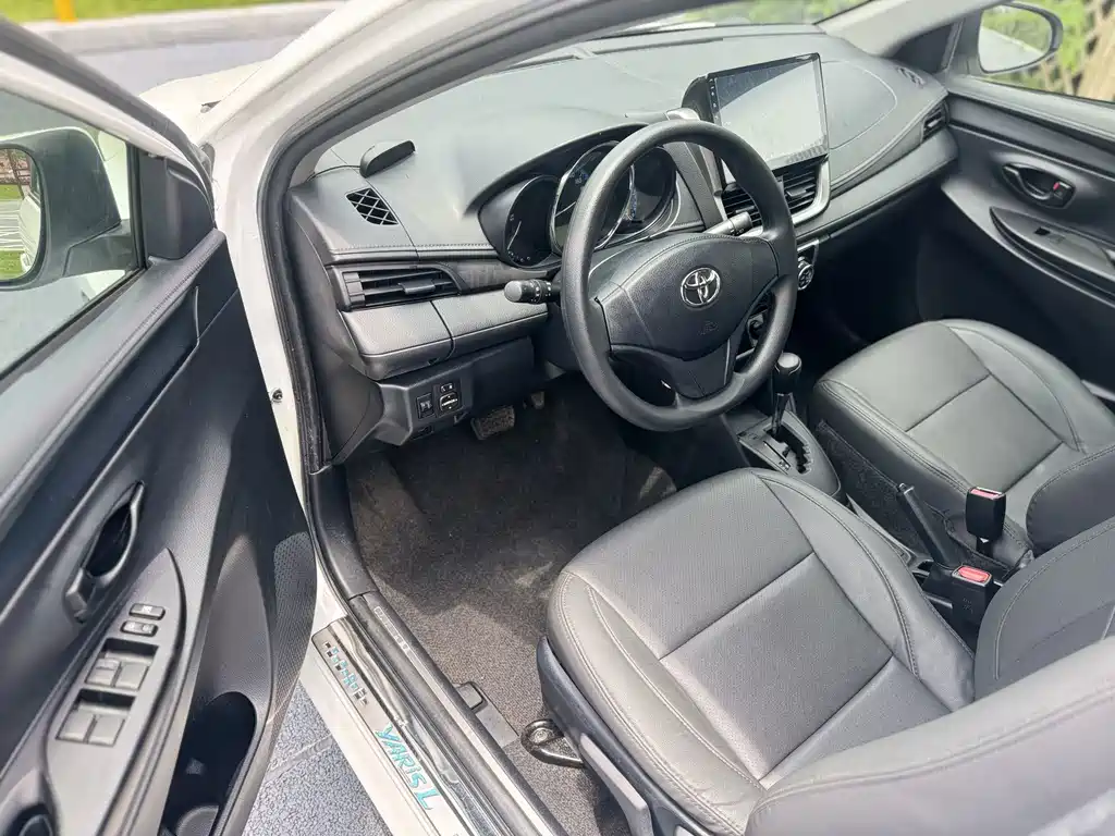 Toyota Yaris L 2017