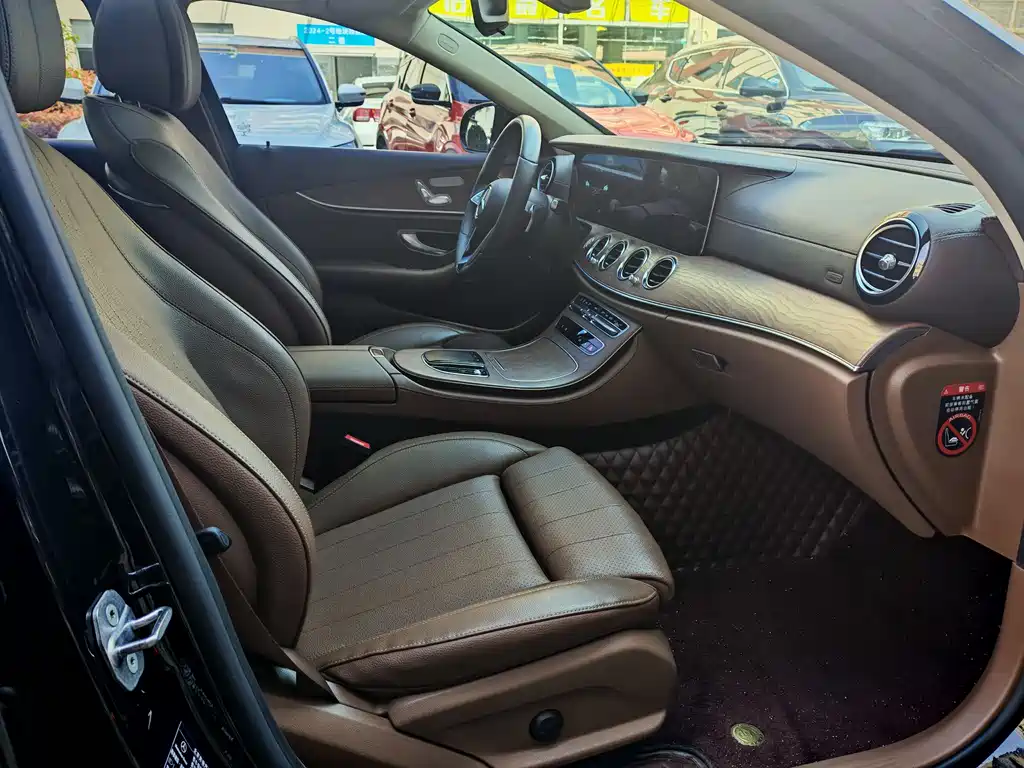 Mercedes-Benz E-Class 2022 — фото 17