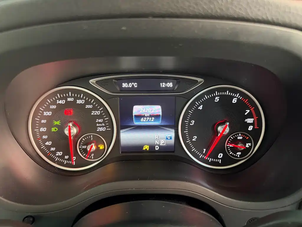 Mercedes-Benz B-Class 2018 — фото 14