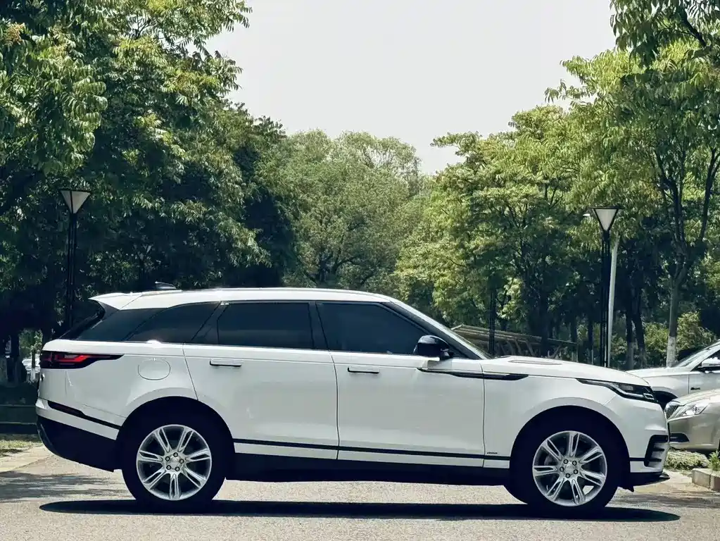 Land Rover Velar 2021 — фото 4
