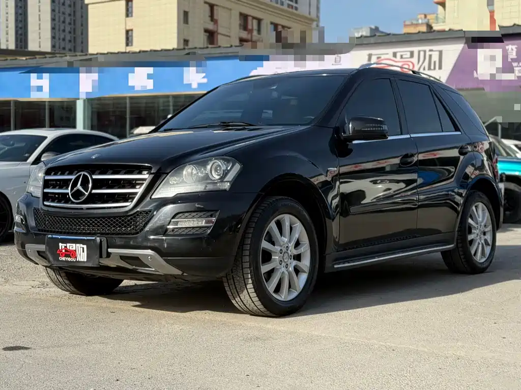 Mercedes-Benz M-Class 2011 — фото 1
