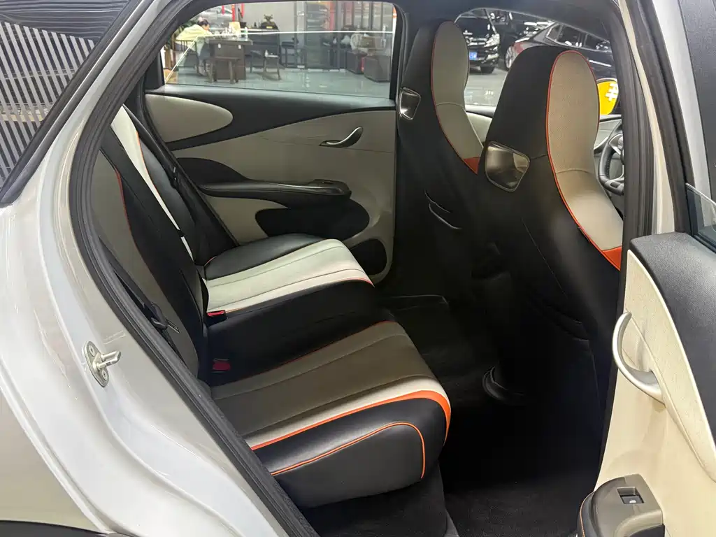 BYD Dolphin 2022 — фото 10