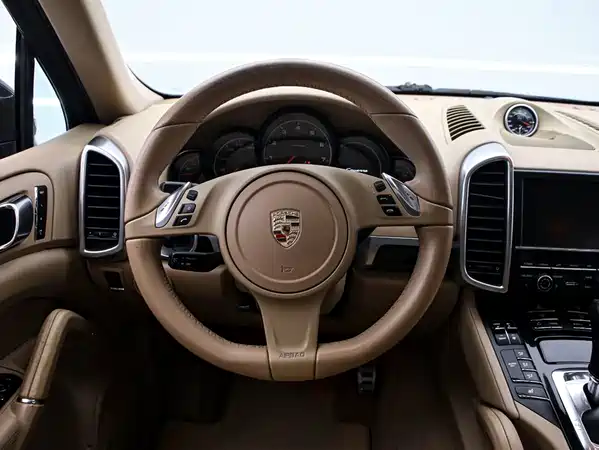 Porsche Cayenne 2011