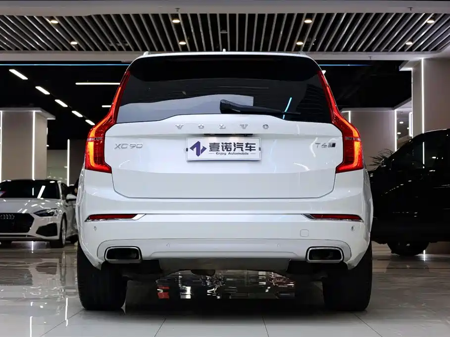 Volvo XC90 2018 — фото 7