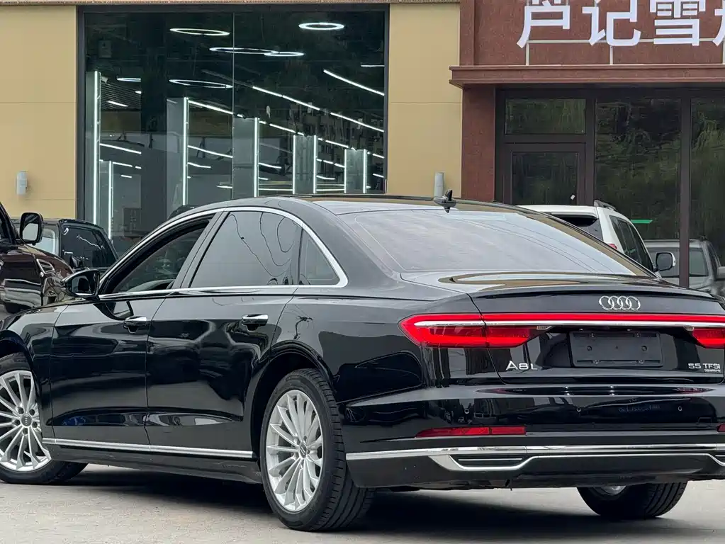 Audi A8 2019 — фото 14