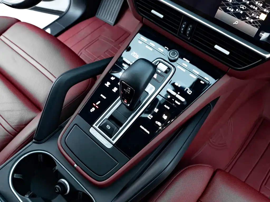 Porsche Cayenne 2023 — фото 13