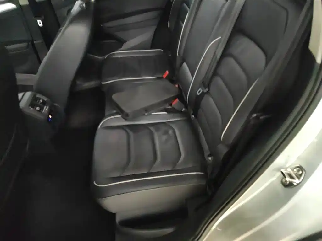 Volkswagen Tiguan L 2018 — фото 17