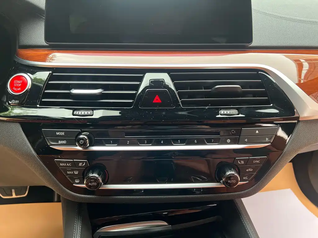 BMW M5 2019 — фото 13