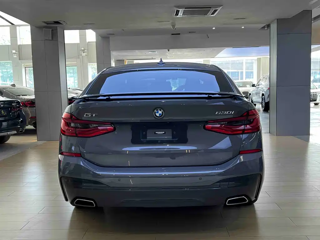 BMW 6 Series GT 2022 — фото 10