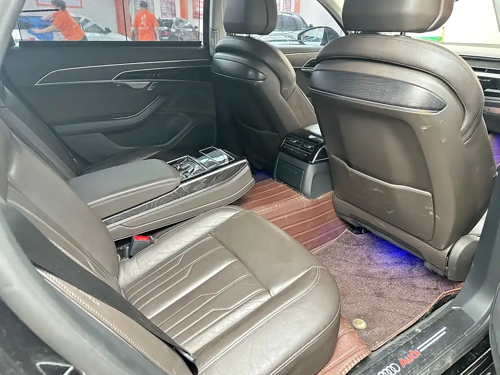 Audi A8 2020 — фото 10