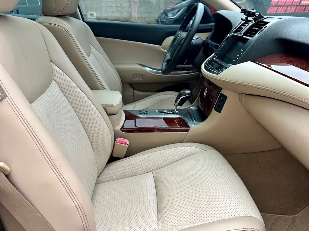 Toyota Crown 2013 — фото 10