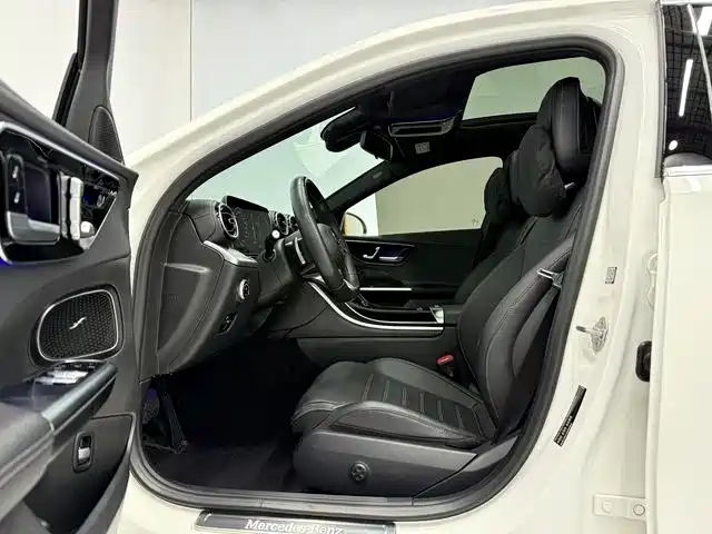 Mercedes-Benz C-Class 2023 — фото 5