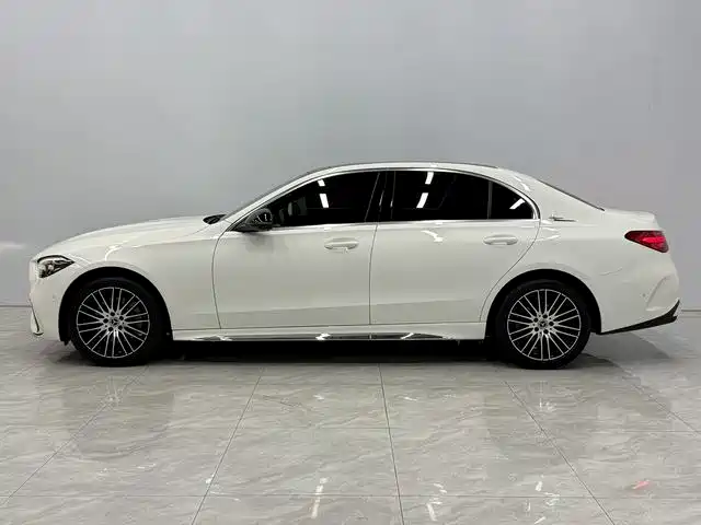 Mercedes-Benz C-Class 2023 — фото 19
