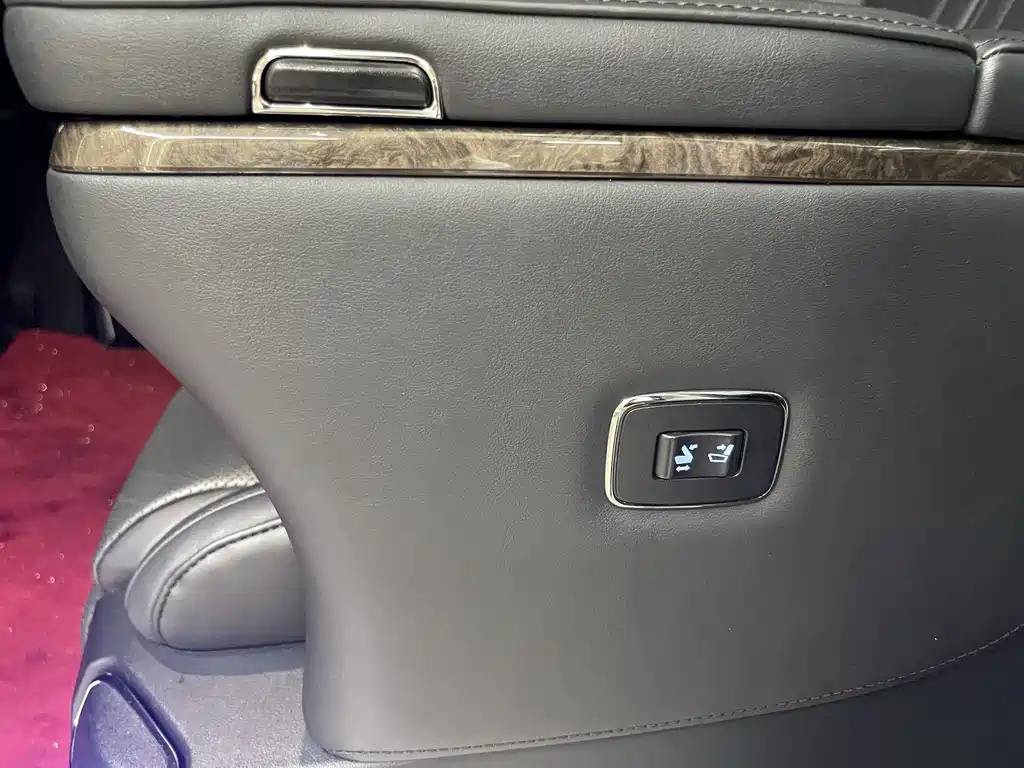 Toyota Alphard 2021 — фото 17