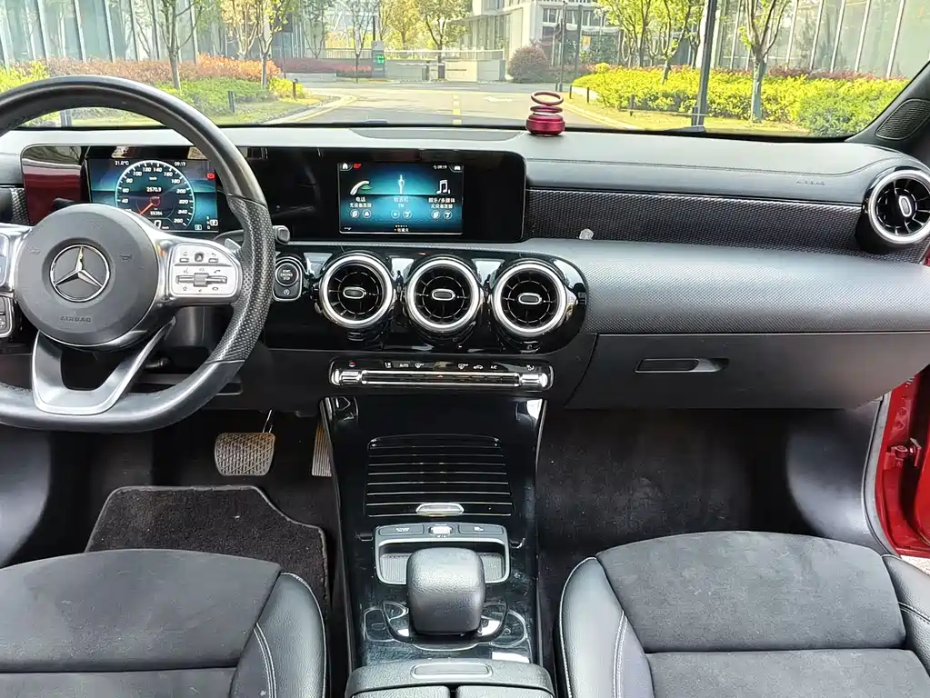 Mercedes-Benz A-Class 2019 — фото 43
