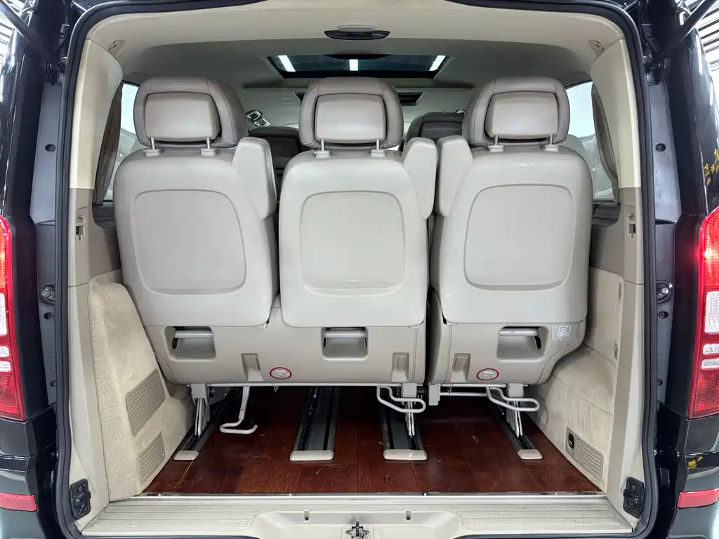 Mercedes-Benz Viano 2015 — фото 13