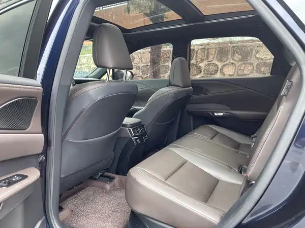Lexus RX 2023
