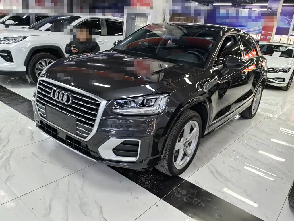 Audi Q2L 2019 — фото 1