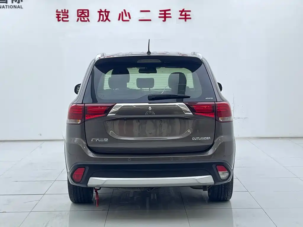 Mitsubishi Outlander 2017 — фото 24