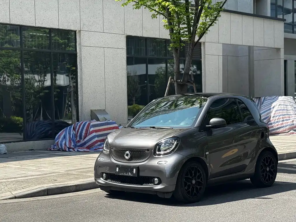 smart Fortwo 2018 — фото 1